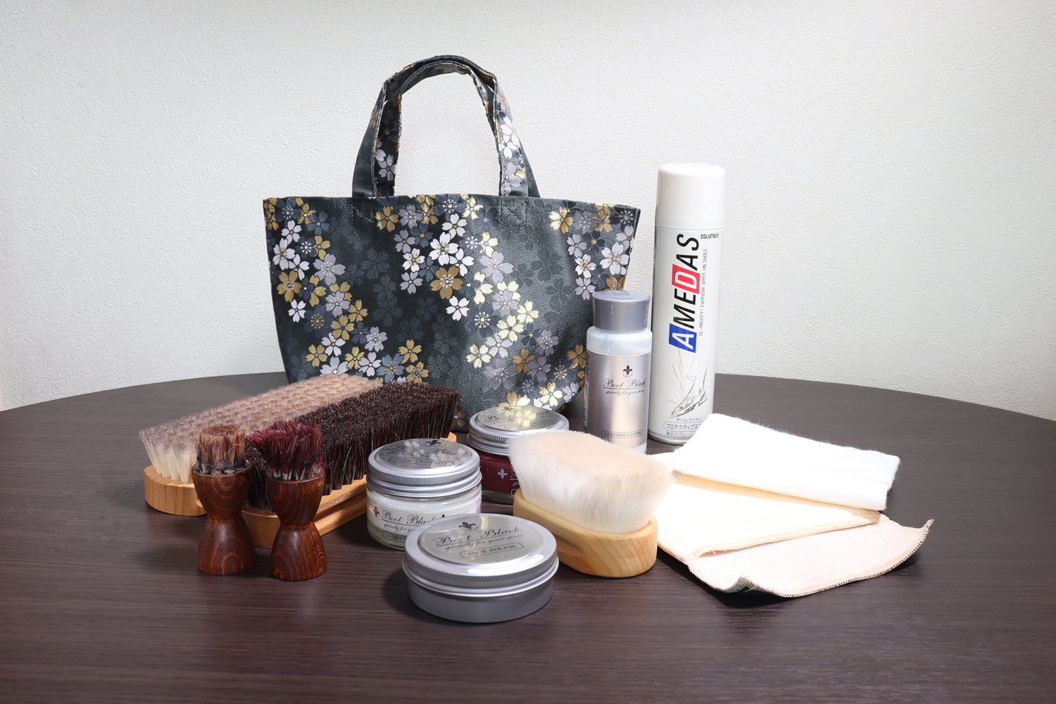 シューケア用品を収納した使用イメージ